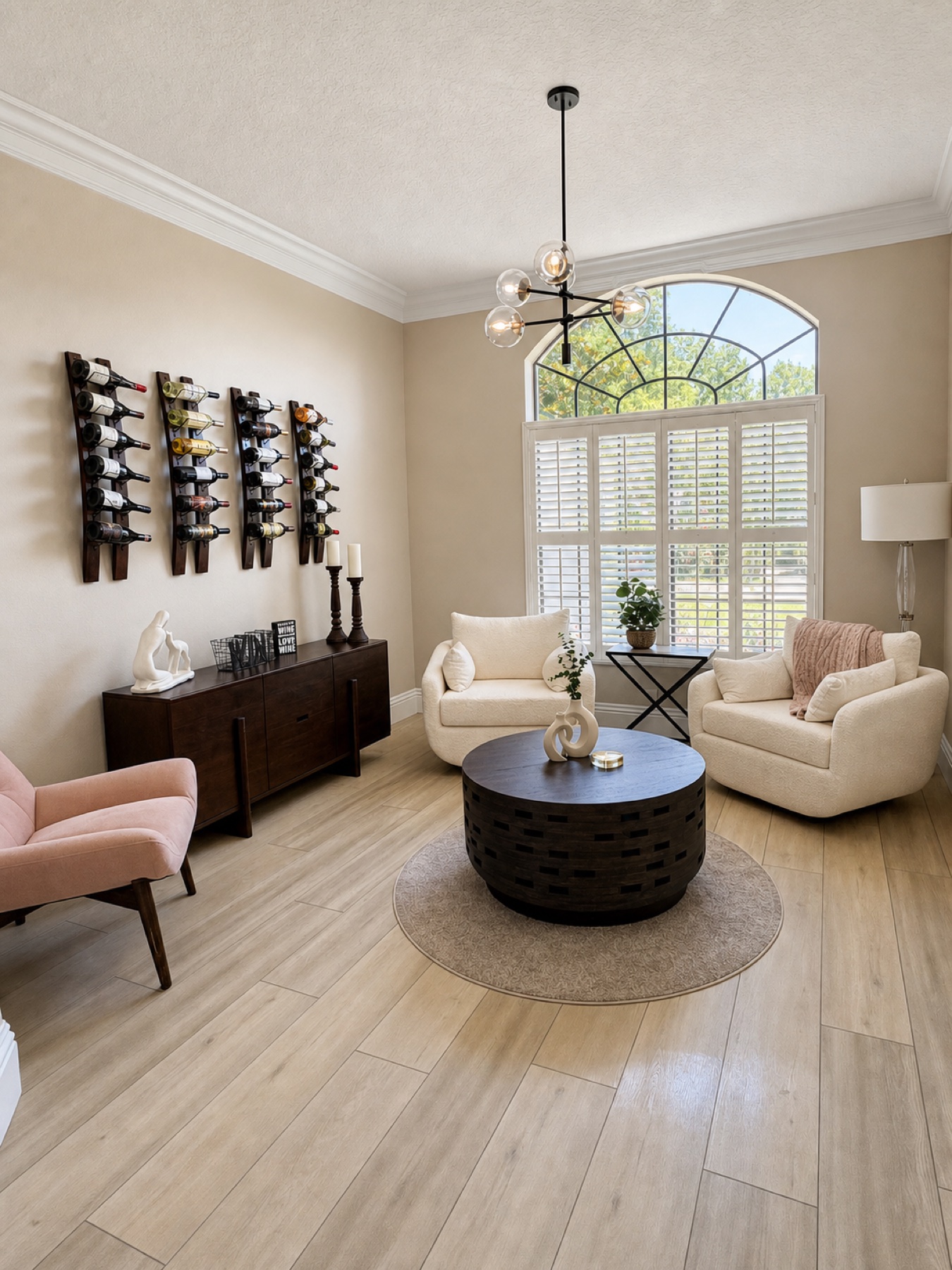 Bright sitting room with an arched window